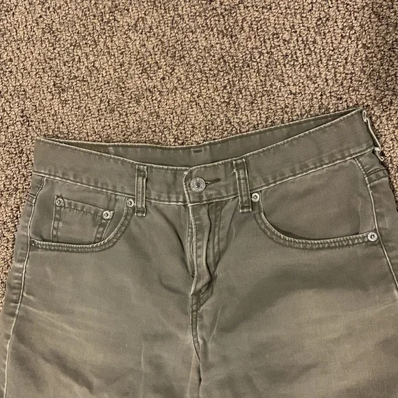 Levi’s Mom Jean Shorts - Picture 2 of 8